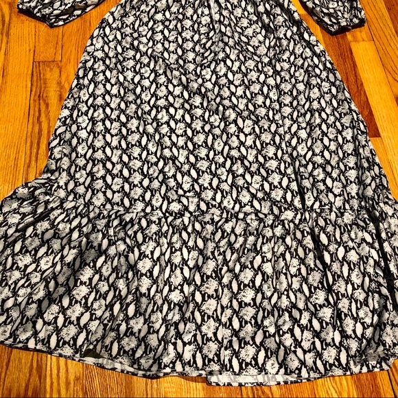 🤩 HP 🤩 Maxi dress S 2 4 6 long white sleeves - Picture 8 of 8